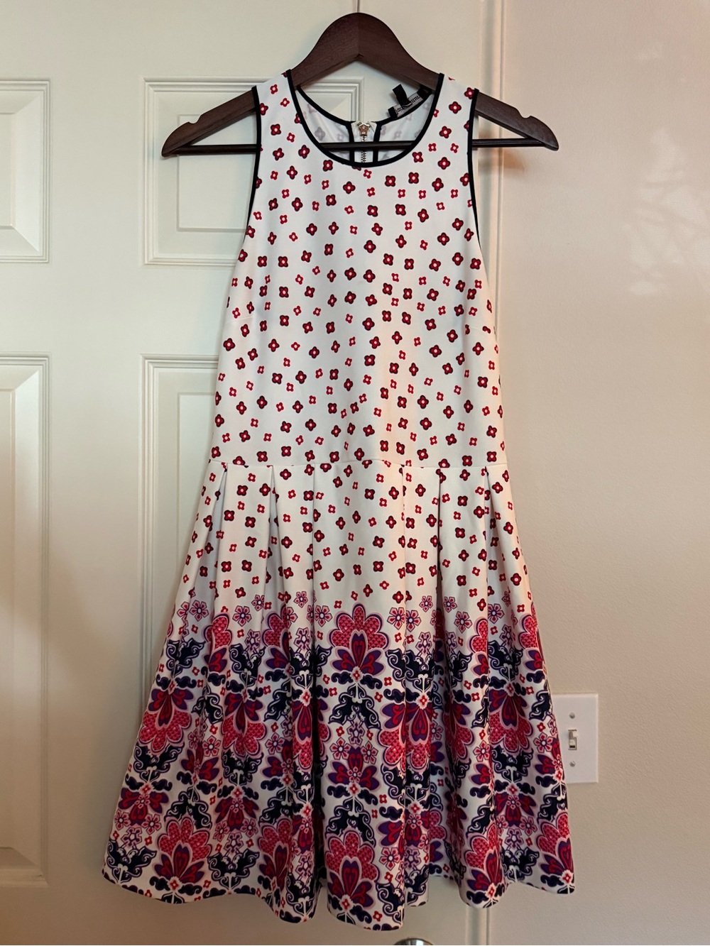 Juicy Couture Floral Print Sleeveless Dress